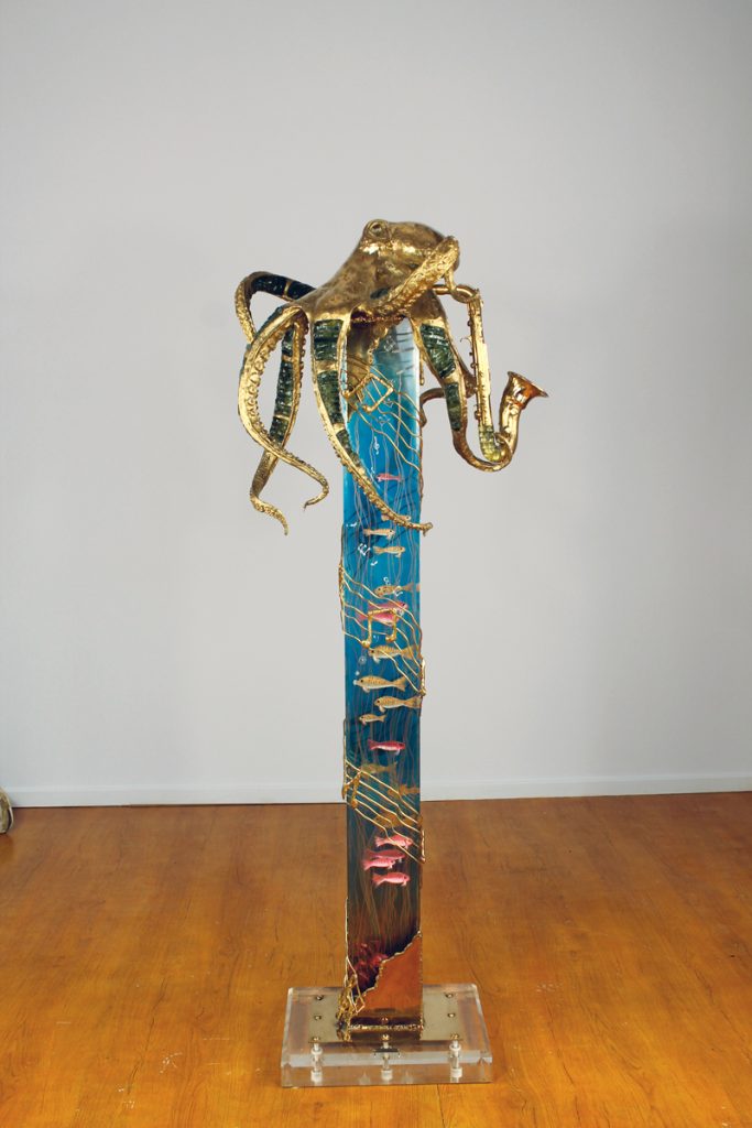 OCTOPUS PLAYING SAXOPHONE